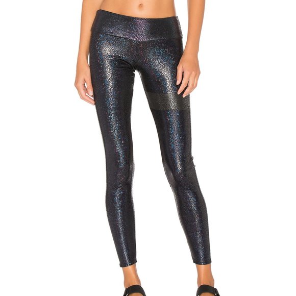 Onzie Pants - NWOT Onzie Black Pebble Leggings Sz. M/L
